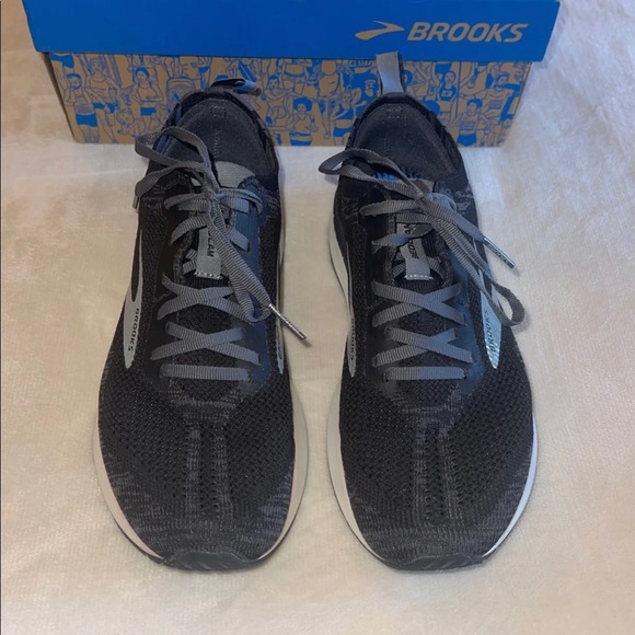 Brooks - Picture 2 of 4